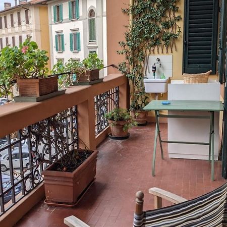 Double Bedroom In Beautiful 30'S Style Apartment Florence Exterior photo